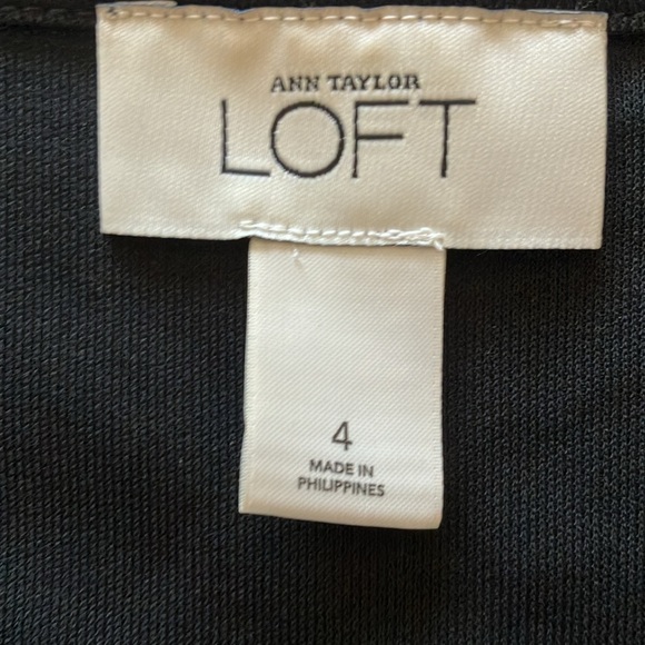 Vnecked slip LBD w/darted bust & gorgeous white embroidery bordered bottom - Picture 10 of 15